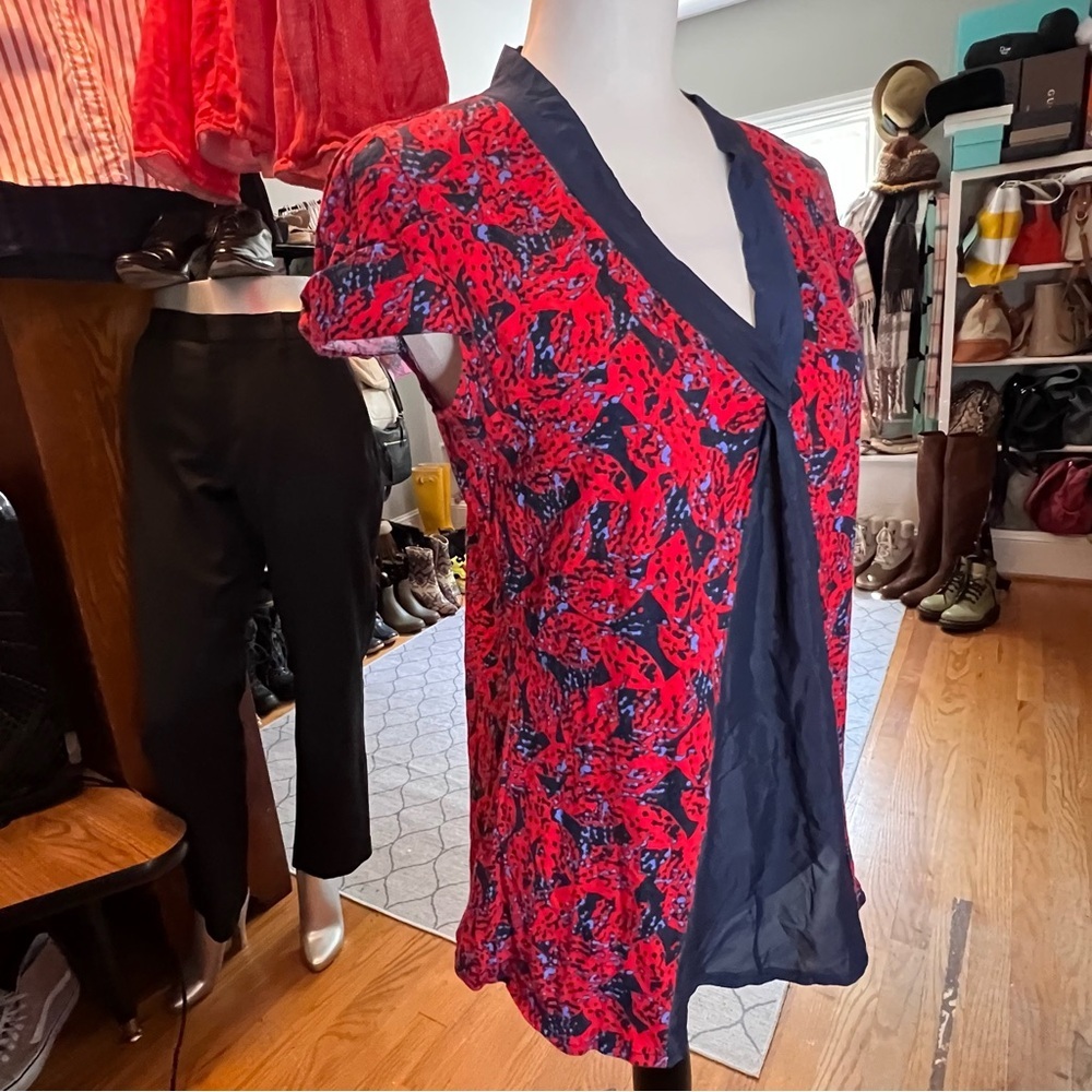 BANANA REPUBLIC Women's Red and Blue Medium Top - Picture 6 of 9
